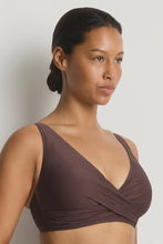 Load image into Gallery viewer, Zen Cross Front Multifit Bra - Cocoa
