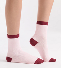 Load image into Gallery viewer, Organic Cotton Two Tone Rib Crew Sock - Dahlia
