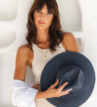 Load image into Gallery viewer, Women's Safari - Hollywell Navy
