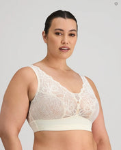 Load image into Gallery viewer, Midnight Express Wire Free Bra - Egret
