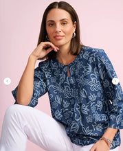 Load image into Gallery viewer, Lovella 3/4 Sleeve Blouse
