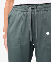Load image into Gallery viewer, Mercer Short Length Pant - Plantation
