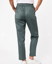 Load image into Gallery viewer, Mercer Short Length Pant - Plantation
