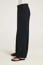 Load image into Gallery viewer, Yarra Trail Saintly Pant / Black

