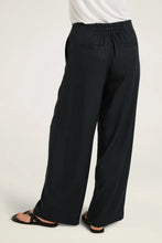 Load image into Gallery viewer, Yarra Trail Saintly Pant / Black

