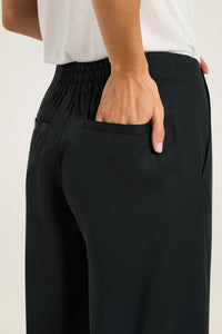 Yarra Trail Saintly Pant / Black