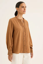 Load image into Gallery viewer, Yarra Trail Destiny Shirt / Sienna

