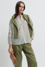 Load image into Gallery viewer, Vine Blouse Ecru / Lawn
