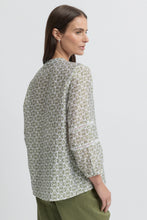 Load image into Gallery viewer, Vine Blouse Ecru / Lawn
