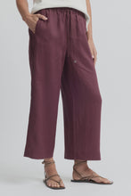 Load image into Gallery viewer, Tirari Pintuck Pant - Rasin
