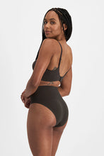 Load image into Gallery viewer, Bases Seamless Full Brief / Dusted Black
