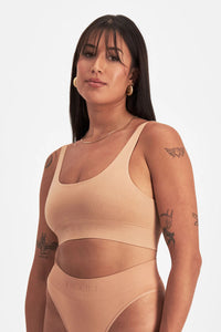 Bases Seamless Scoop Crop / Blush Latte