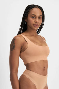 Bases Seamless Scoop Crop / Blush Latte