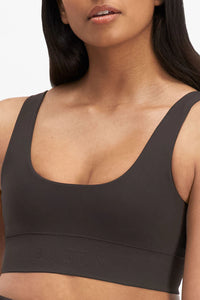 Bases Seamless Scoop Crop / Dusted Black