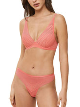 Load image into Gallery viewer, AURA SPOTLIGHT CONSIDERED PLUNGE BRA / Coral
