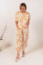 Load image into Gallery viewer, Summer Days 7/8 Split Hem Linen Pant
