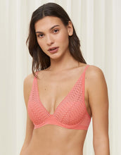 Load image into Gallery viewer, AURA SPOTLIGHT CONSIDERED PLUNGE BRA / Coral

