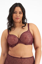 Load image into Gallery viewer, Lift And Shape T-Shirt Bra / Enchanted
