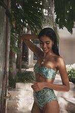 Load image into Gallery viewer, Lulu Bilgola Bandeau Bra
