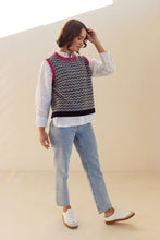 Load image into Gallery viewer, Nylon/Wool Blend Jacquard Vest With Colour Trim

