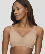 Load image into Gallery viewer, Triumph Amourette Wire-Free Minimizer Bra - Skin
