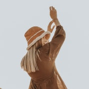 Load image into Gallery viewer, EMU Sheepskin Hat
