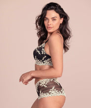 Load image into Gallery viewer, Embrace Lace Boyleg - Black
