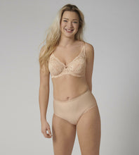 Load image into Gallery viewer, Amourette Charm Bra  / Neutral Beige
