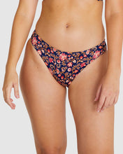 Load image into Gallery viewer, Nusa Dua Regular Bikini Pant
