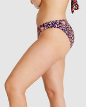 Load image into Gallery viewer, Nusa Dua Regular Bikini Pant
