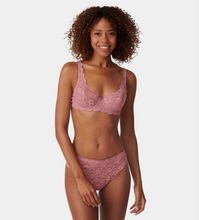 Load image into Gallery viewer, Amourette Padded Bra / Naked Pink
